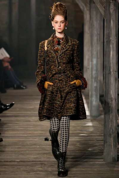 Look 25